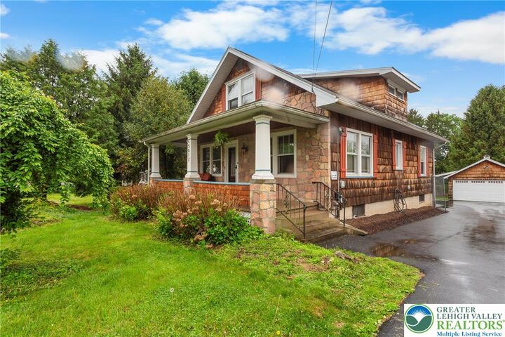 5817 Sullivan Trail  Plainfield Twp PA 18064 photo