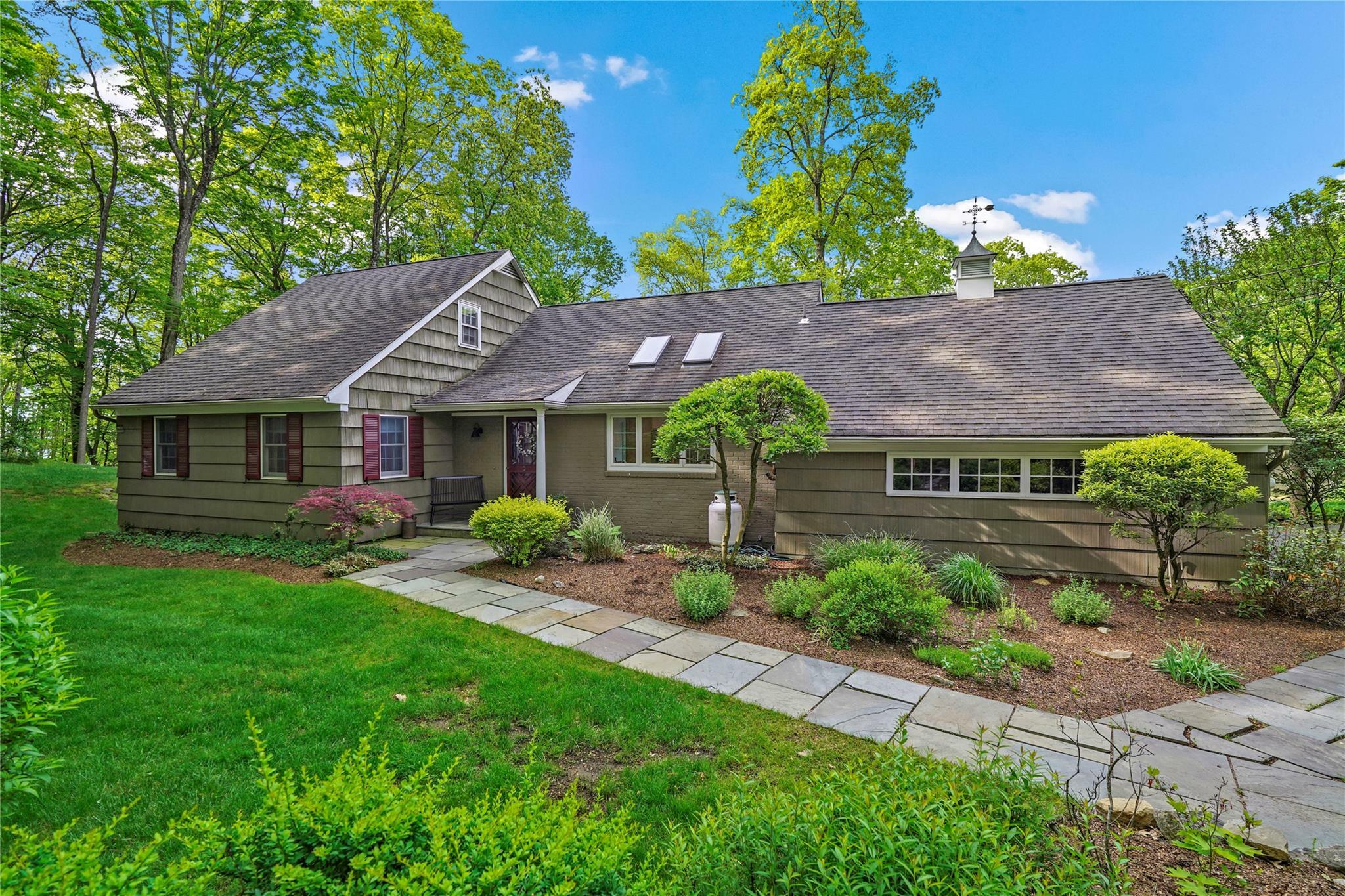 Property Photo: 35 Leslie Lane NY 10536