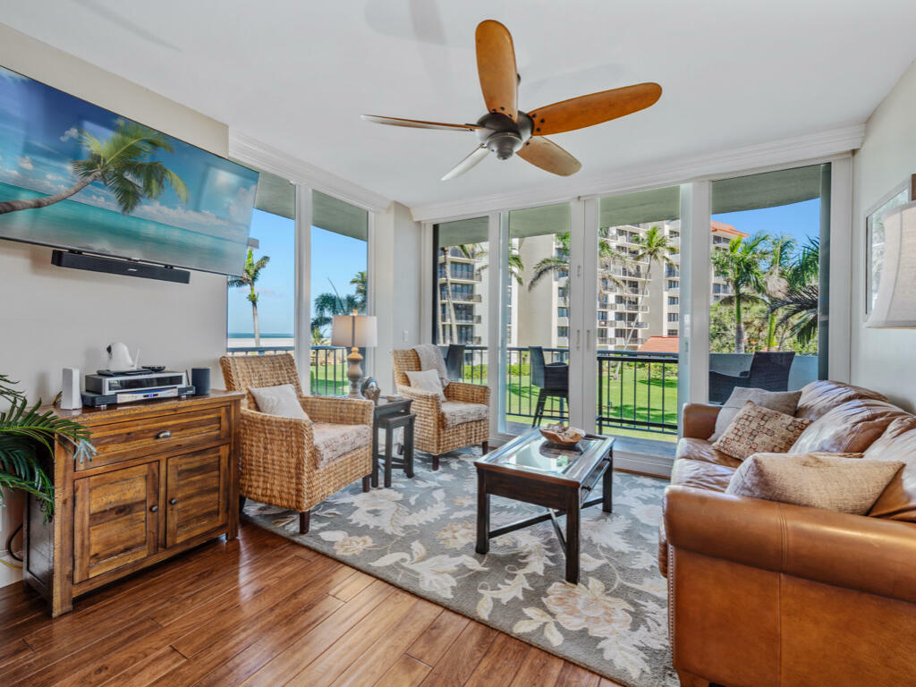 Property Photo:  140 Seaview Court 206  FL 34145 