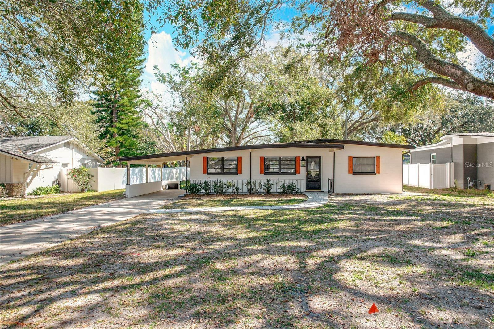 Property Photo: 213 James Drive FL 34787