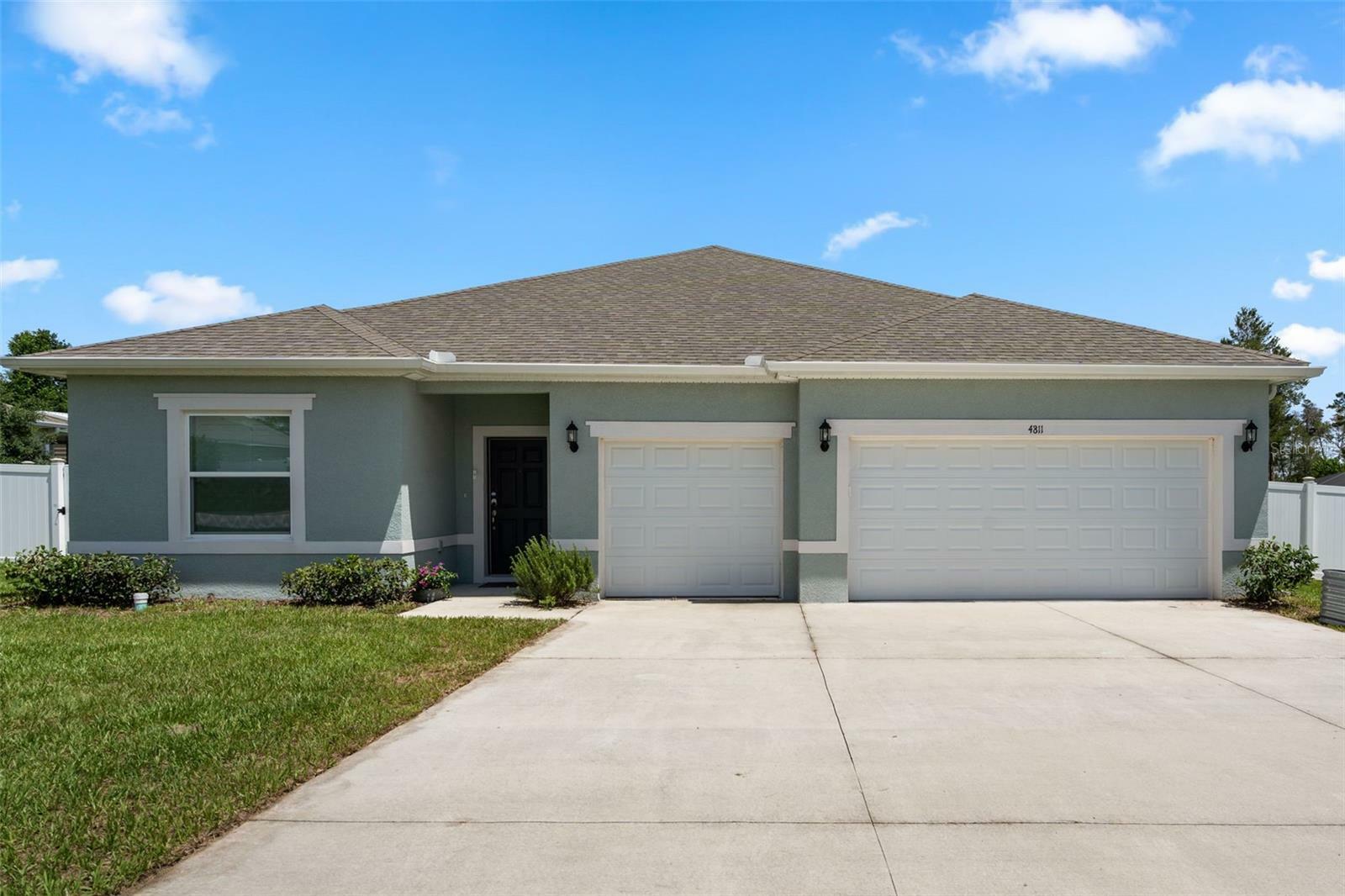Property Photo: 4811 SW 108th Place Road FL 34476