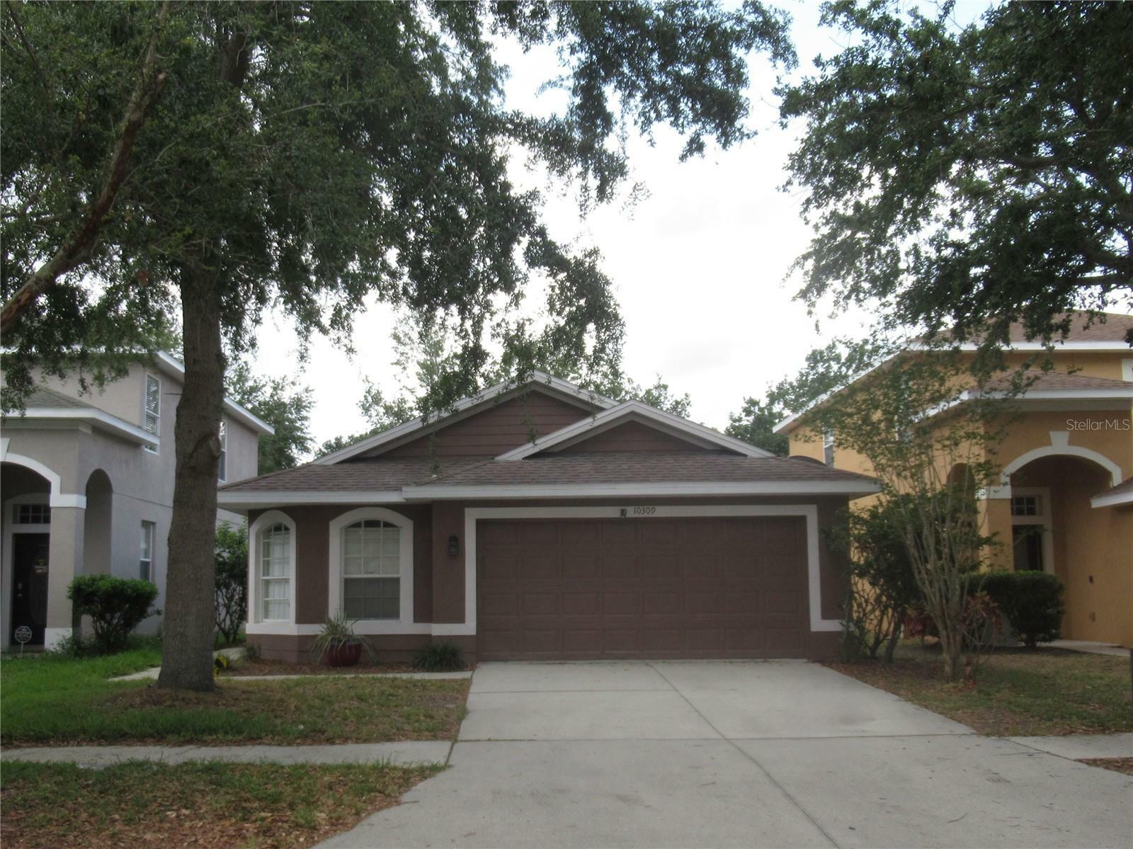 Property Photo: 10309 Avelar Ridge Drive FL 33578