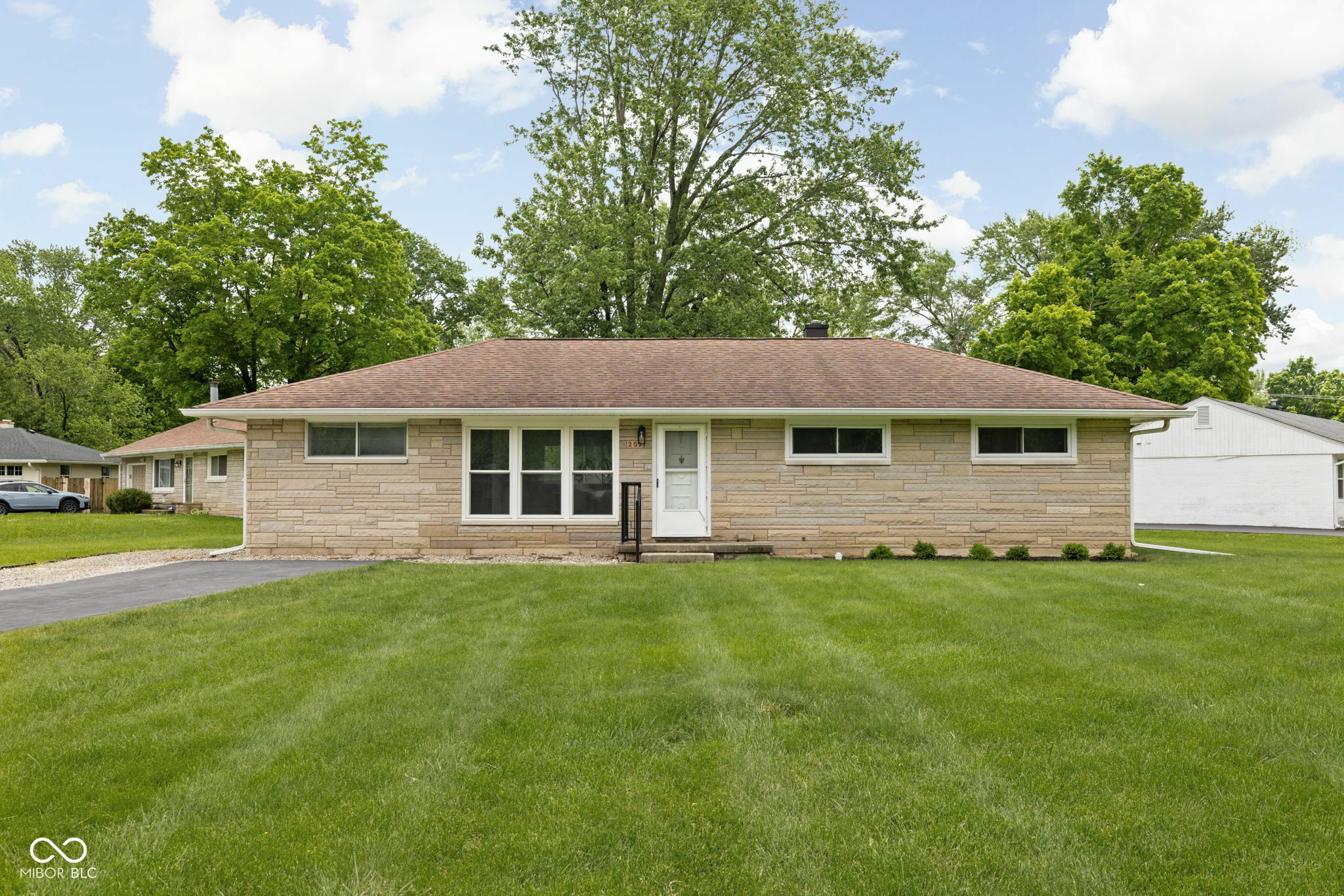 207 Stephen Court  Indianapolis IN 46280 photo