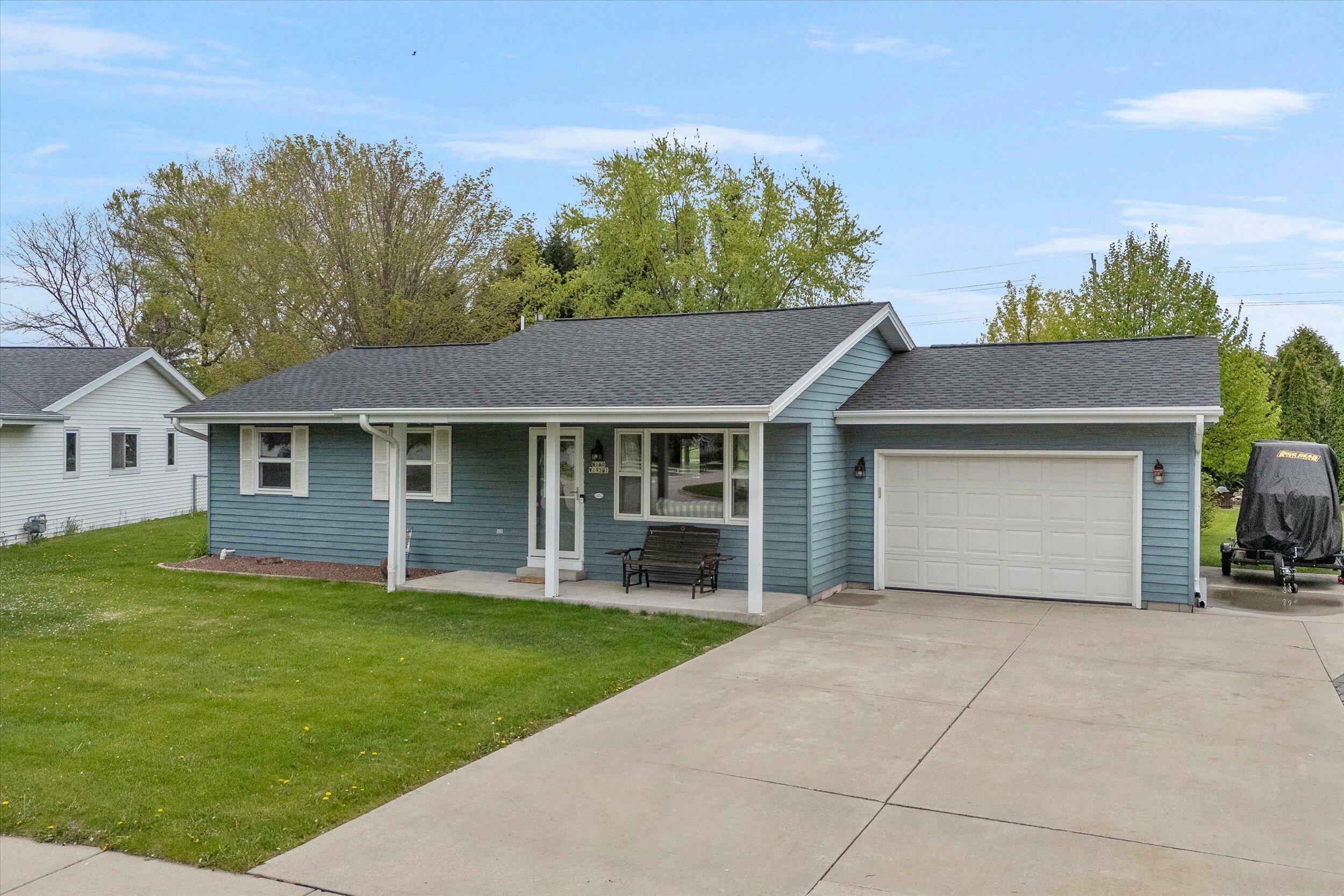 Property Photo: N160w19391 Stonehedge Dr WI 53037