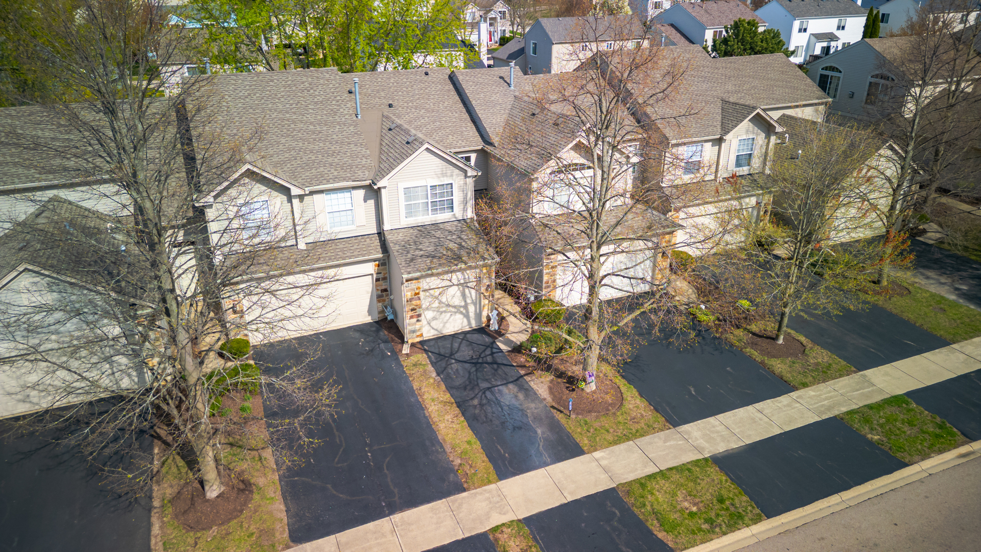 Property Photo: 1874 Wisteria Drive IL 60503