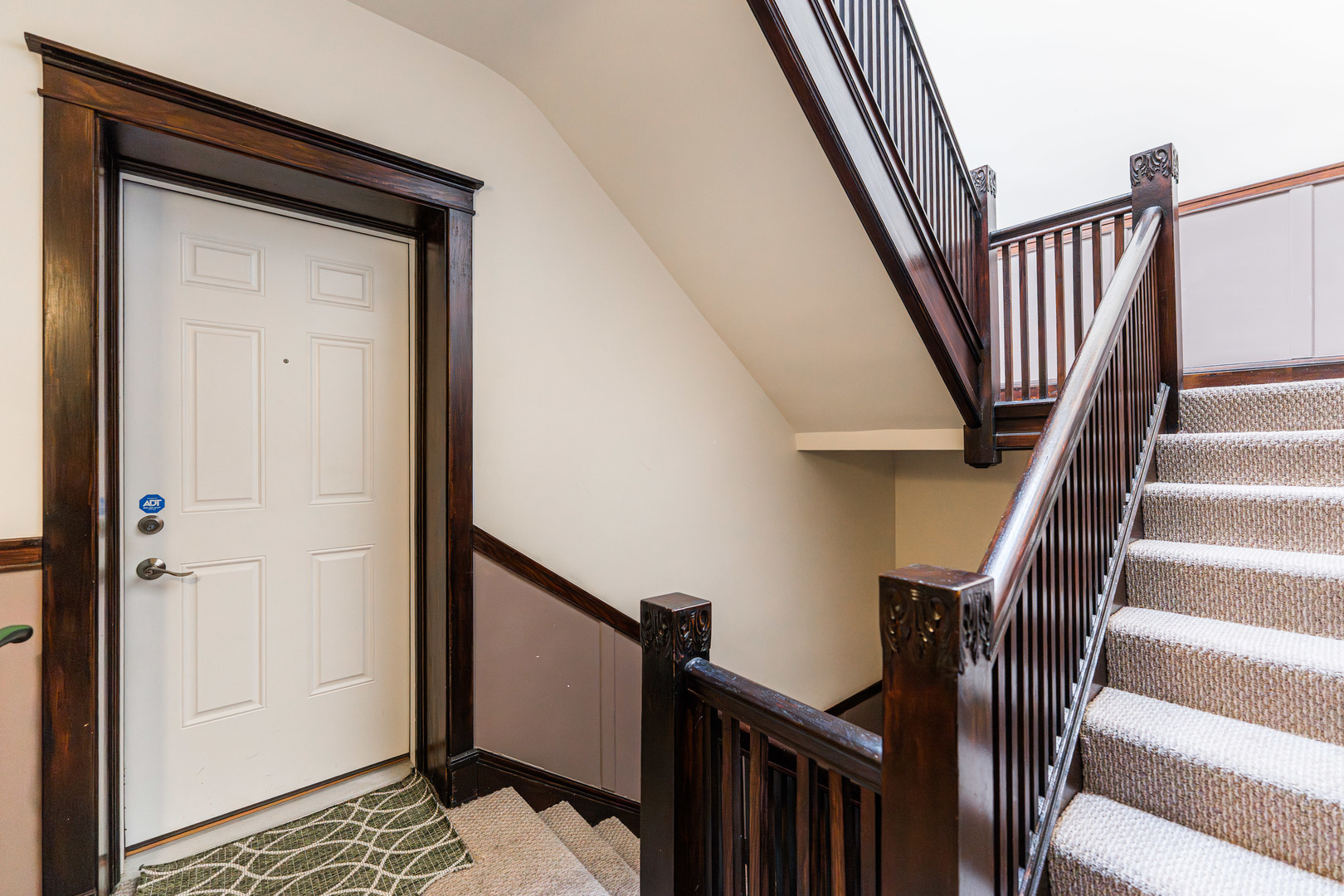 Property Photo: 6337 N Magnolia Avenue 2 IL 60660