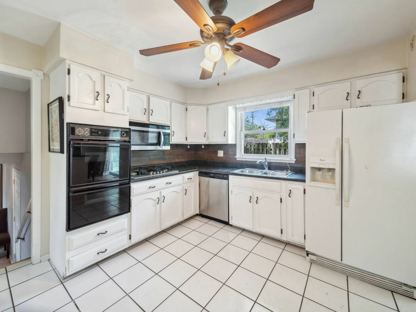Property Photo: 201 41st Street IL 60515