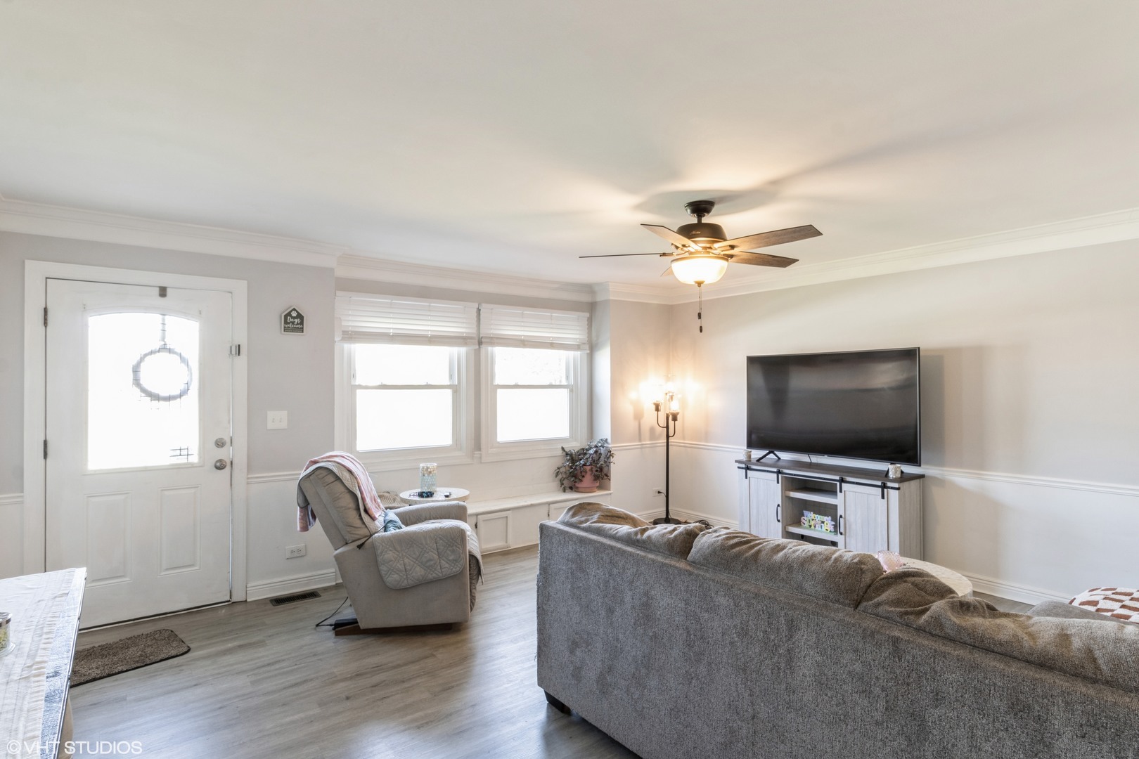 Property Photo: 1054 Partridge Lane IL 60047