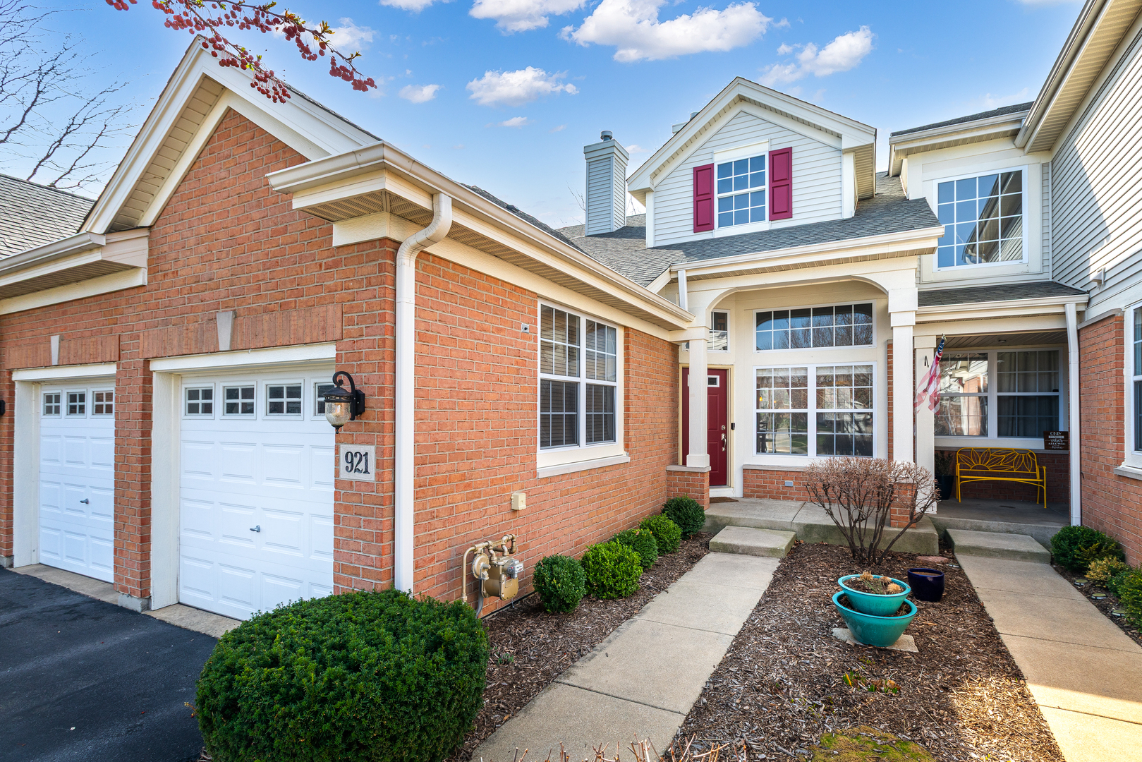 Property Photo: 921 Winners Cup Court IL 60565