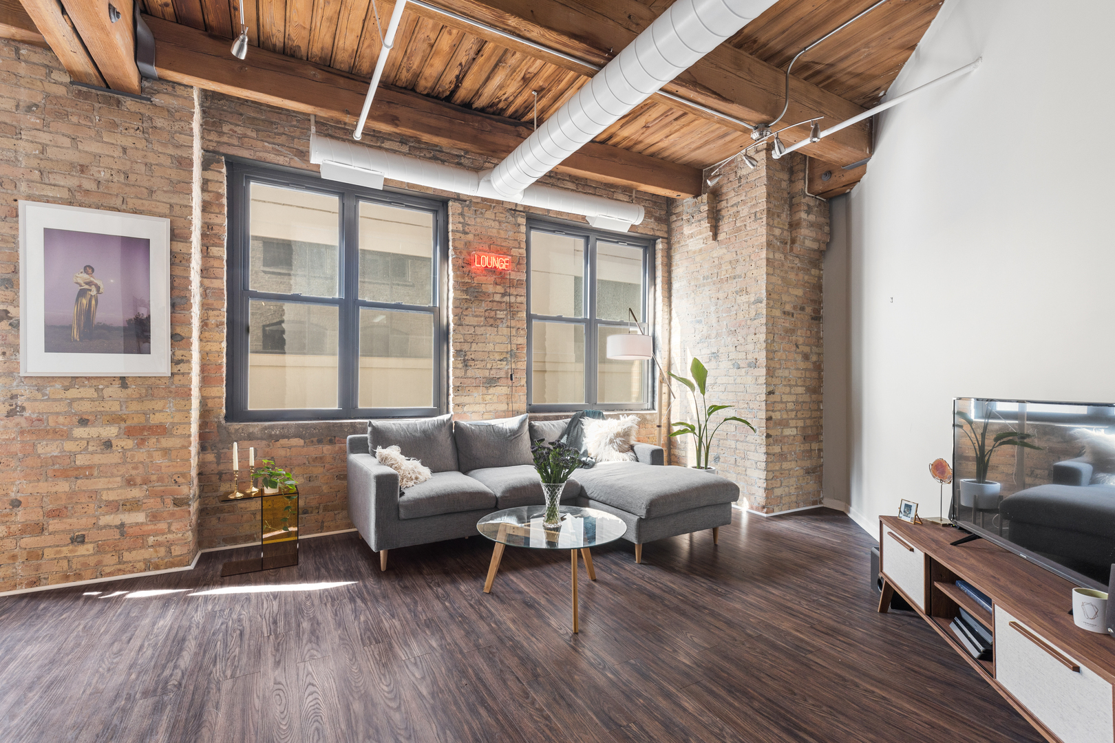 Property Photo:  225 W Huron Street 402  IL 60654 