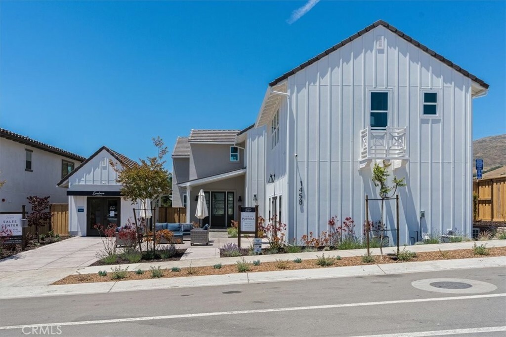 Property Photo:  1458 Parsons Way  CA 93401 