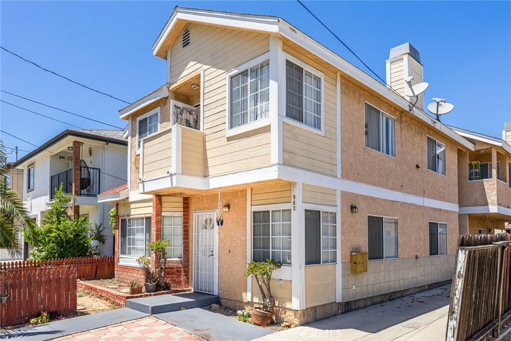 Property Photo: 962 W Oliver Street 1 CA 90731