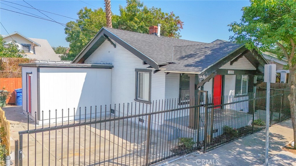 Property Photo:  1327 Exposition Boulevard  CA 90018 