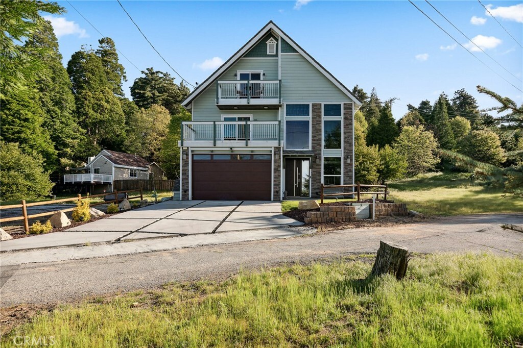 Property Photo: 1155 Neptune Way CA 92325