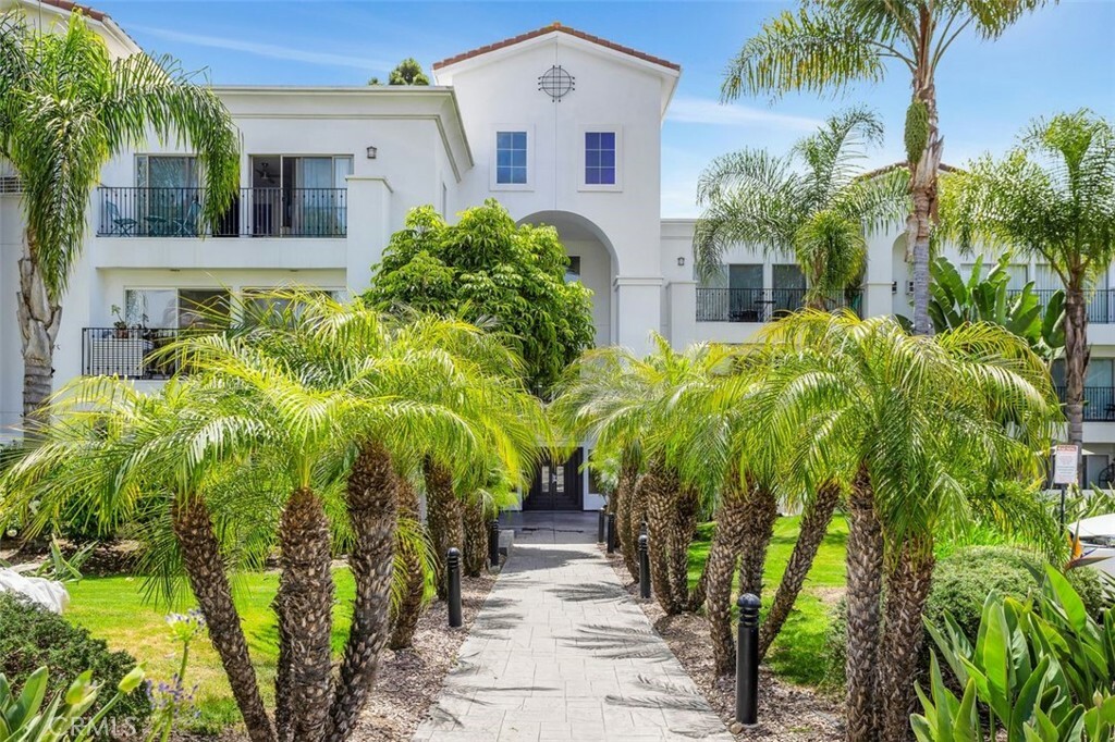 Property Photo: 2005 Costa Del Mar Rd 632 CA 92009