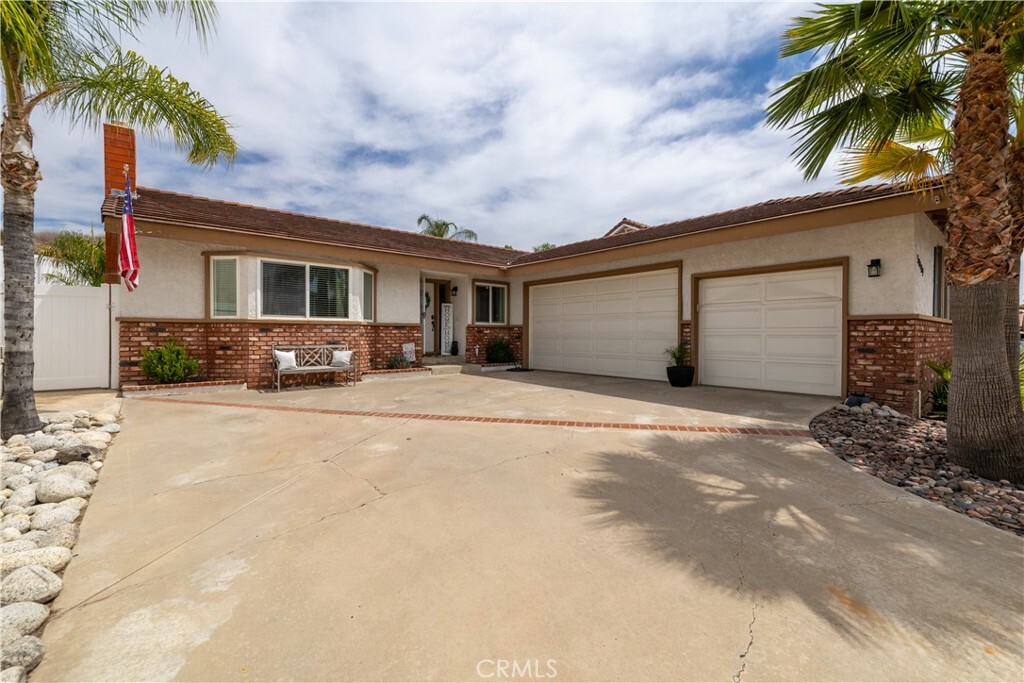 Property Photo: 30189 Longhorn Drive CA 92587