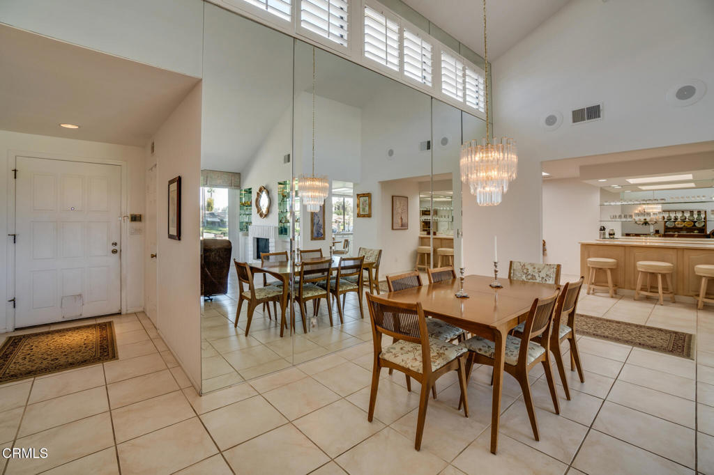 Property Photo:  250 Calle Del Verano  CA 92260 