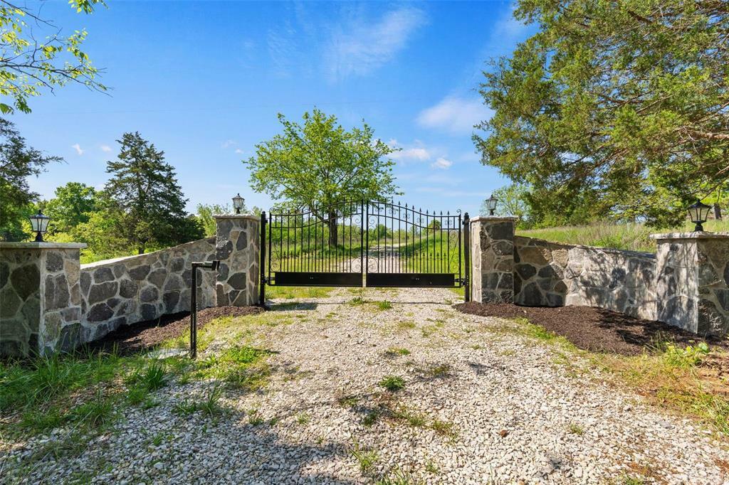 Property Photo: 10715 Calico Road MO 63030