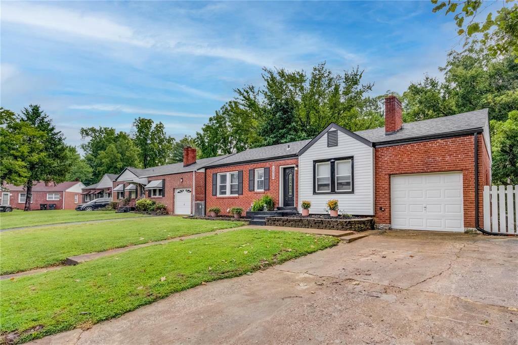 Property Photo: 1532 Eastmont Place MO 63130