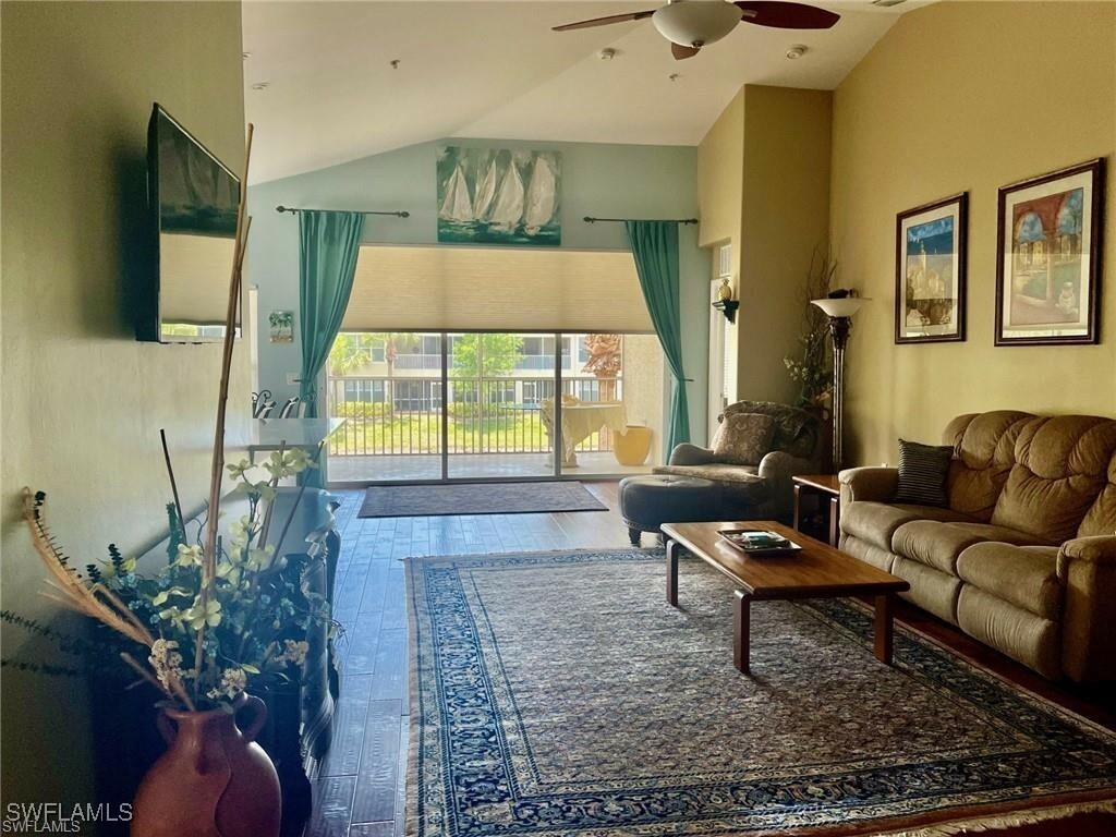 Property Photo: 1405 Tiffany Lane 1408 FL 34105