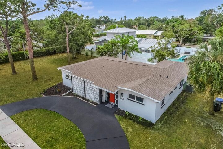 Property Photo:  1478 Cordova Avenue  FL 33901 