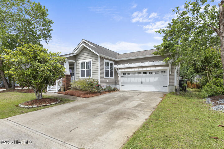 Property Photo:  1213 Daisy Court  NC 28445 