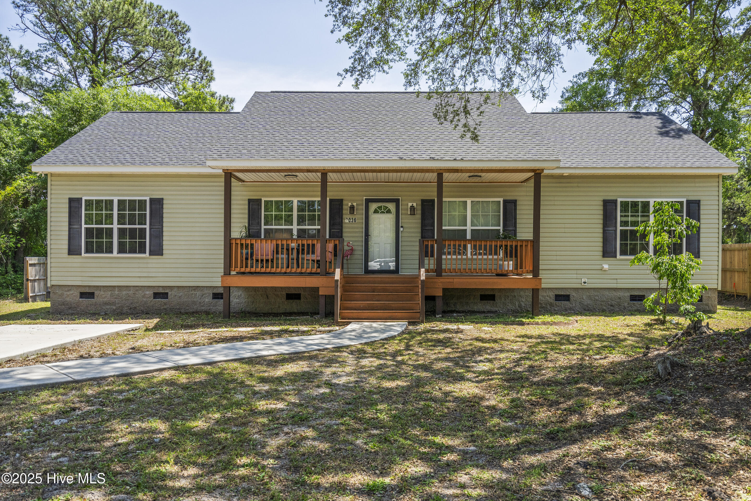 Property Photo: 7036 Ruth Avenue NC 28411