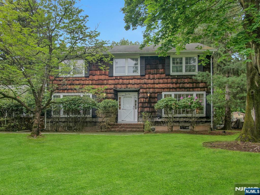 32 Country Squire Road  Old Tappan NJ 07675 photo
