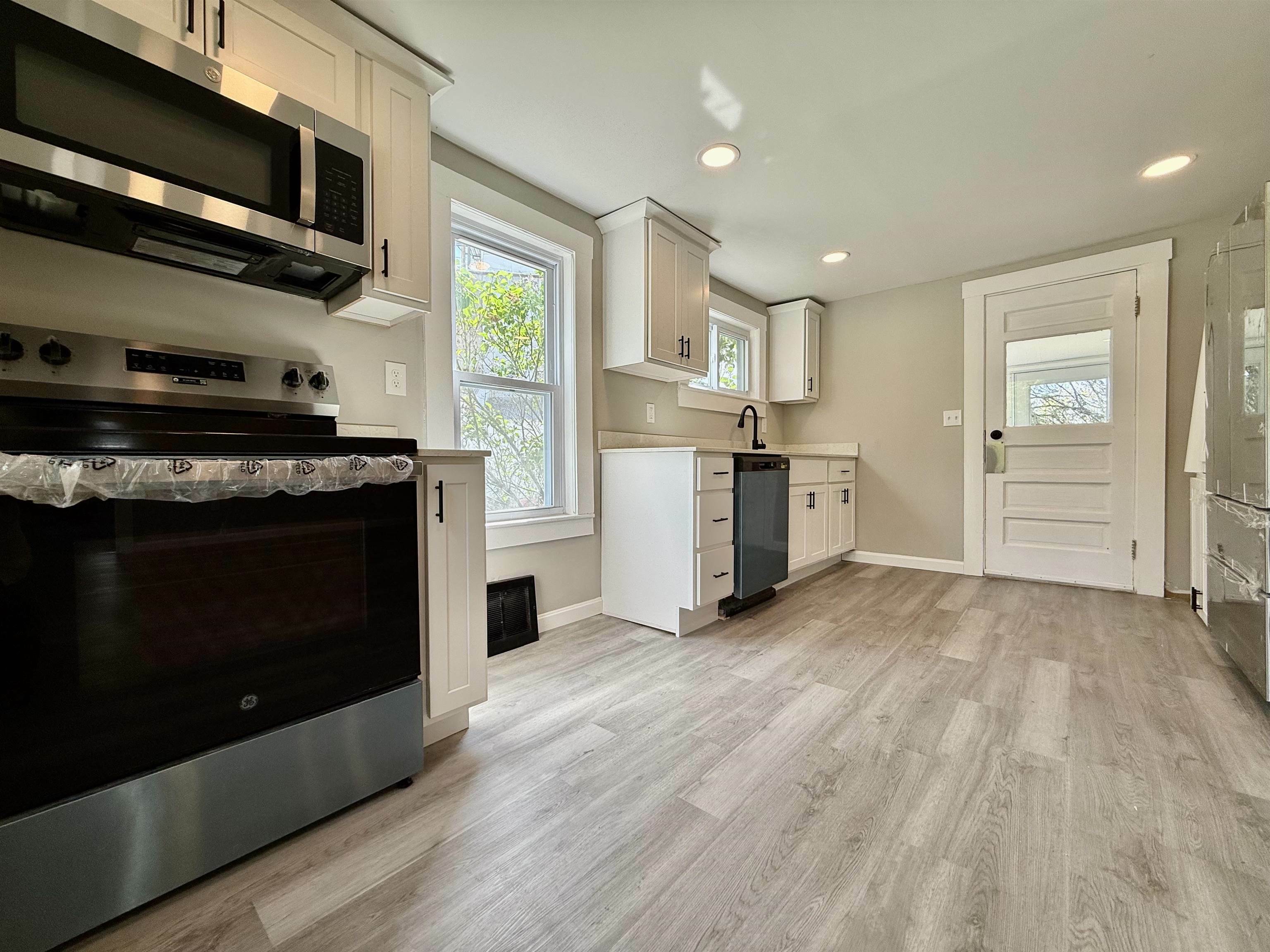 Property Photo: 516 Hall Street NH 03304