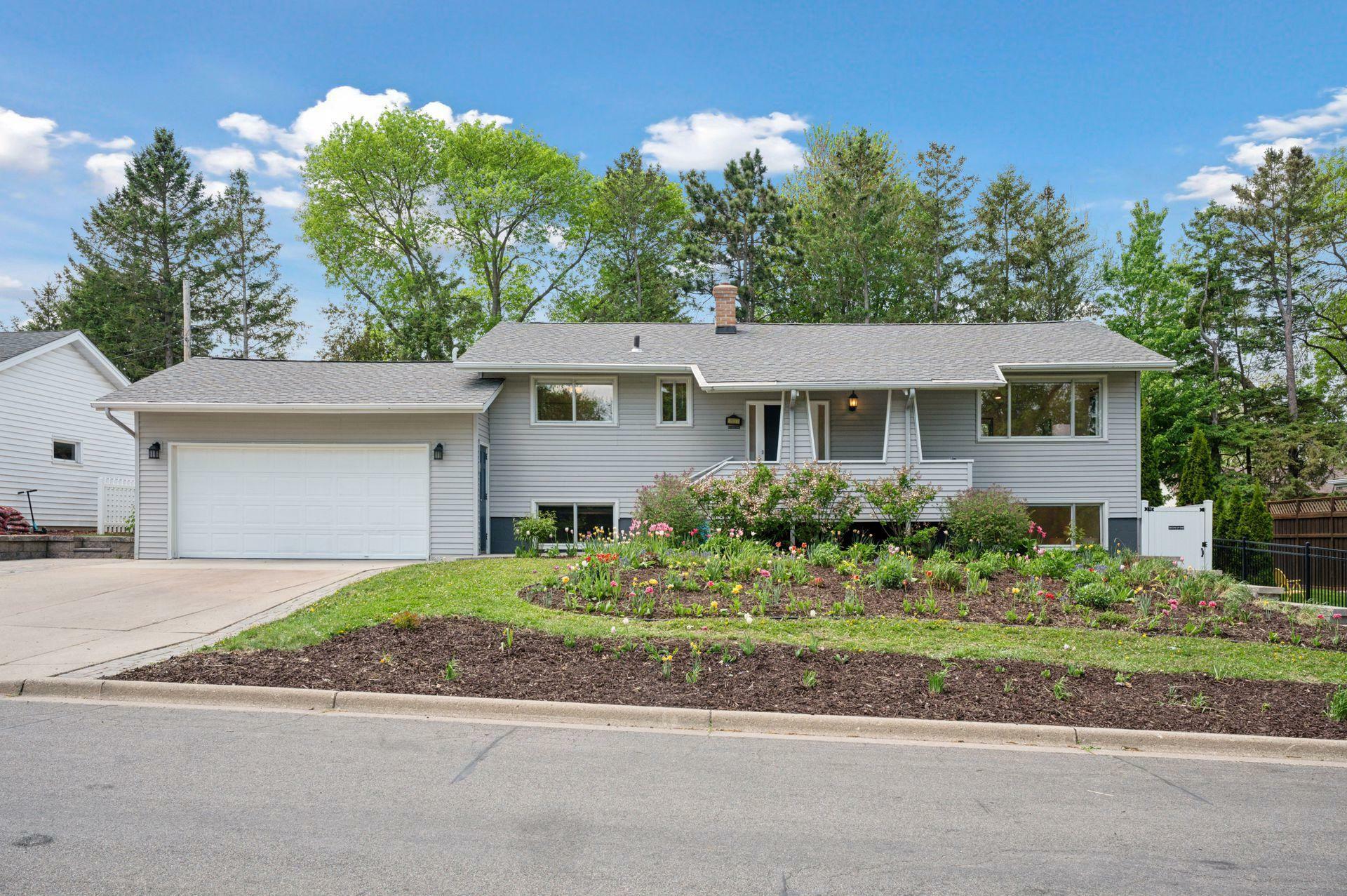 Property Photo: 2837 Lakeview Avenue MN 55113