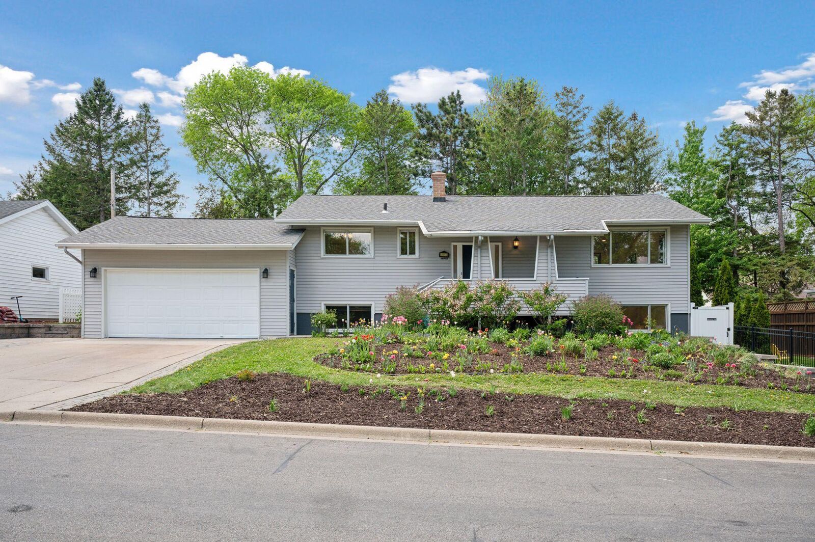 Property Photo: 2837 Lakeview Avenue MN 55113