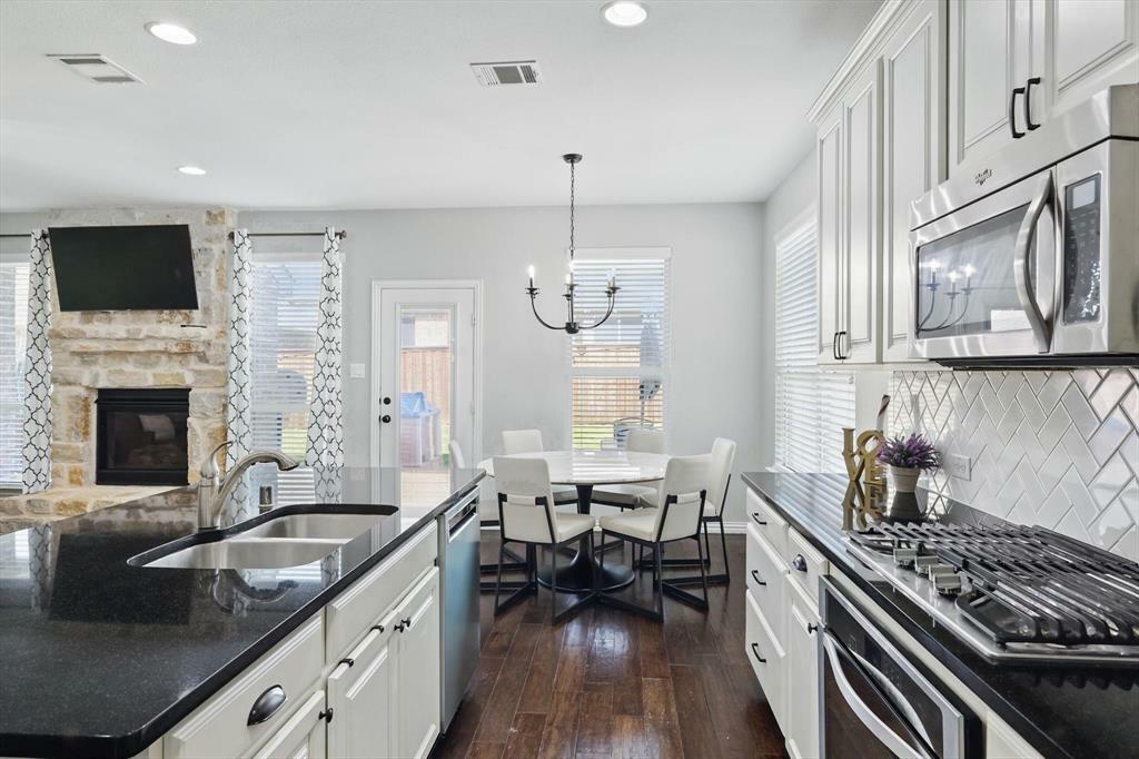 Property Photo: 3200 Hawks View Lane TX 76208