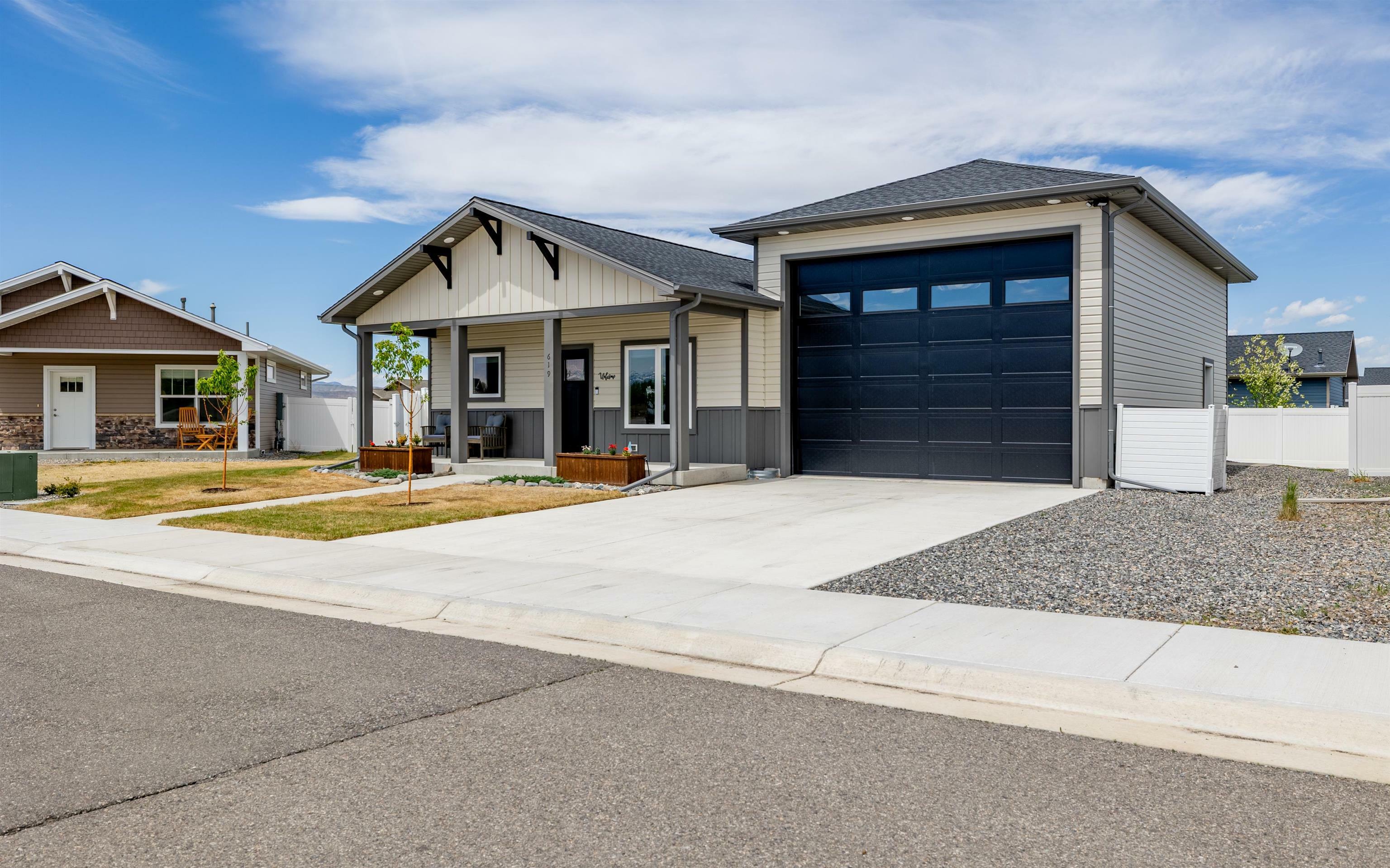 Property Photo: 619 Go Around Loop WY 82414