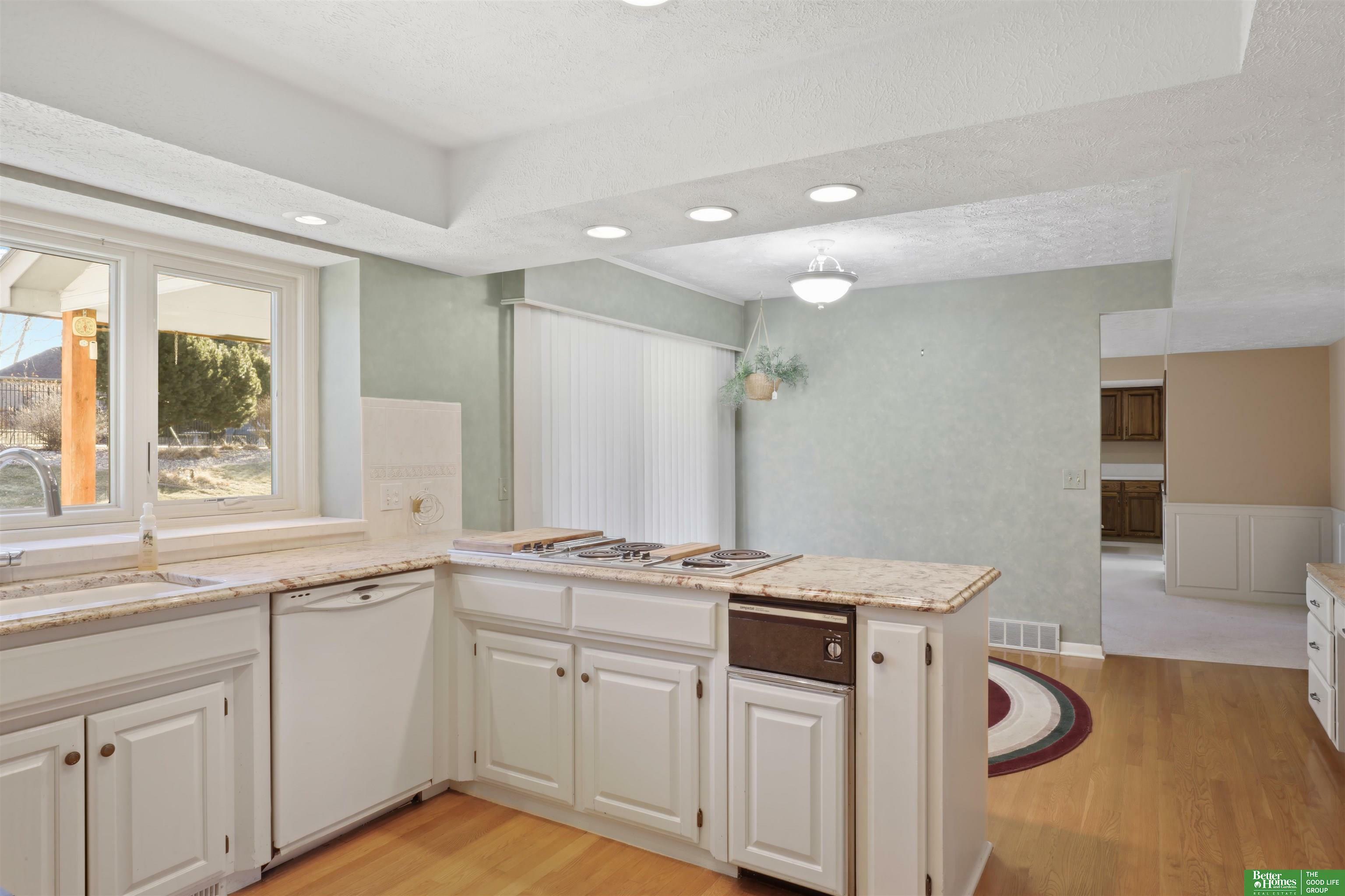 Property Photo: 6309 S 120th Plaza NE 68137
