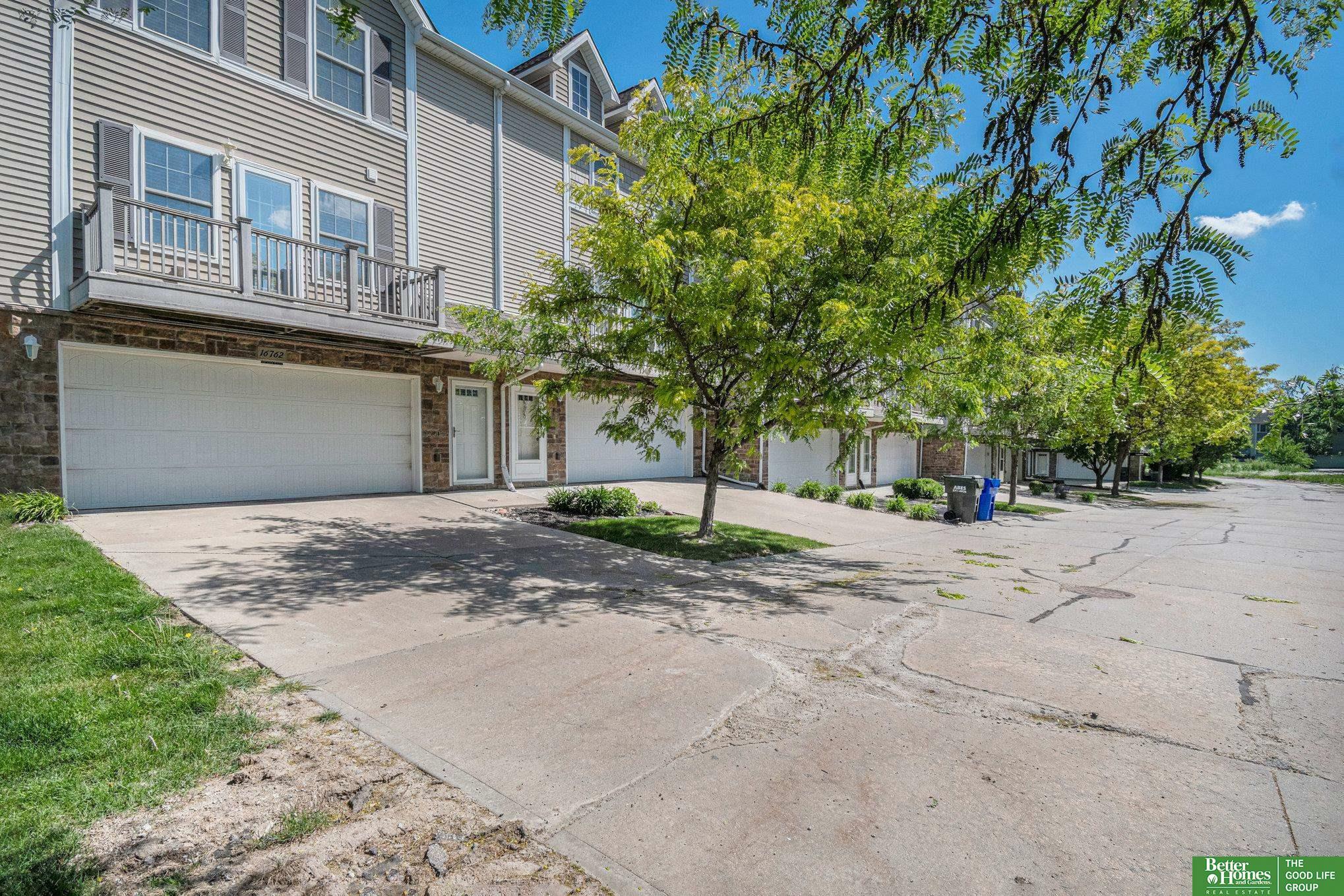 Property Photo: 16762 Arcadia Plaza NE 68116