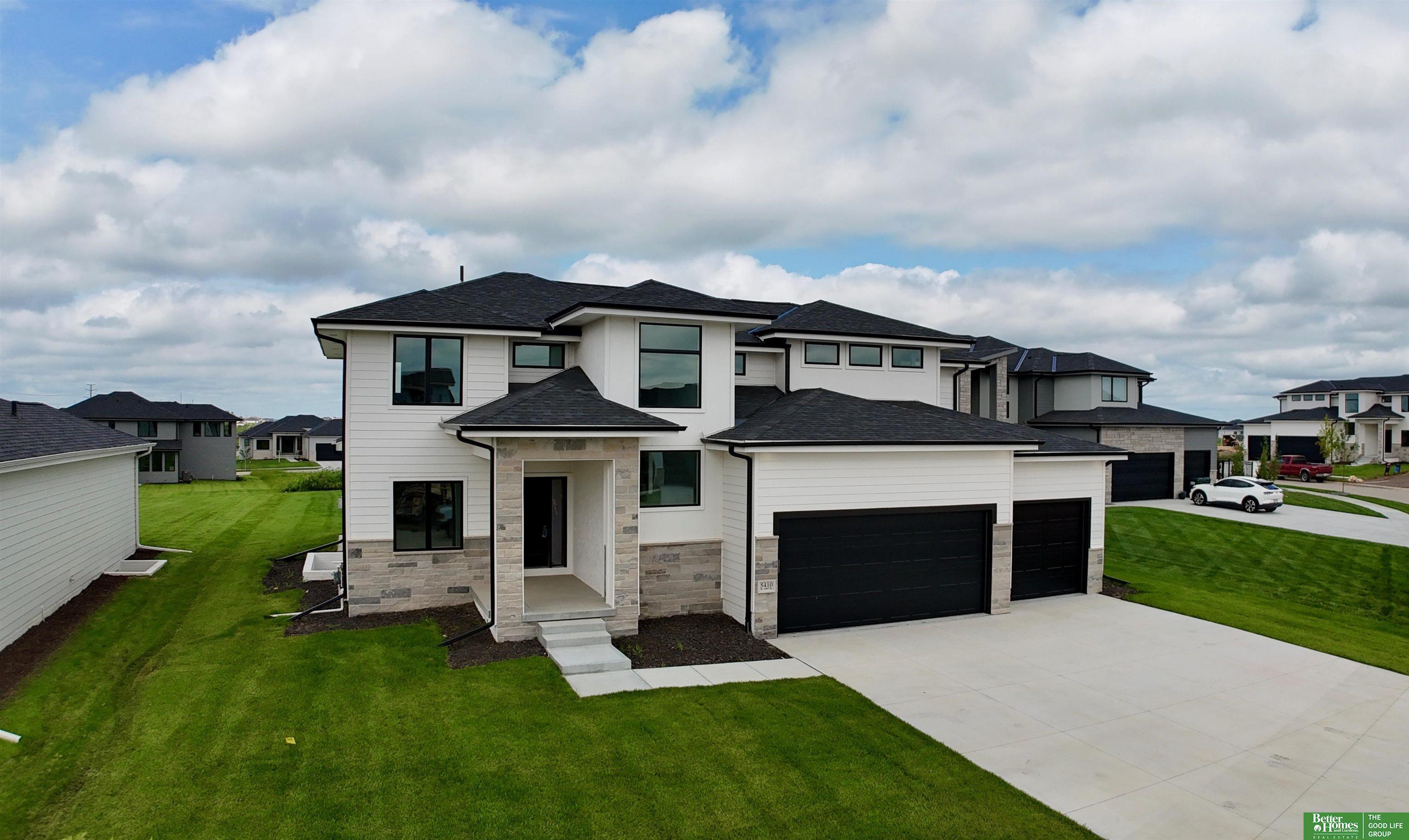 Property Photo:  5410 N 196th Street  NE 68022 