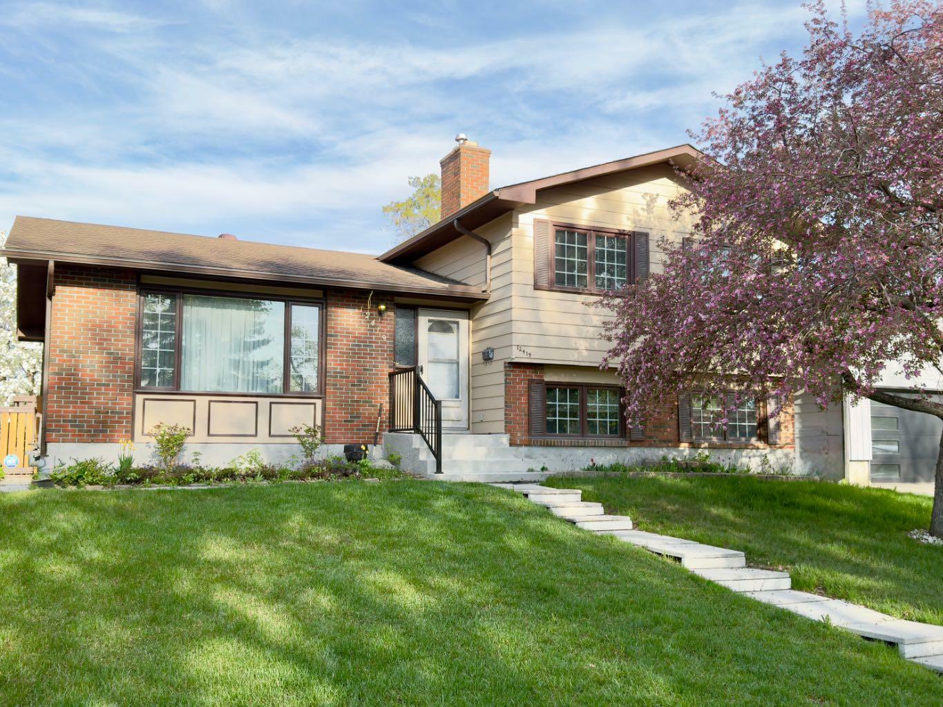 12419 Lake Fraser Way SE  Calgary AB T2J 3T3 photo