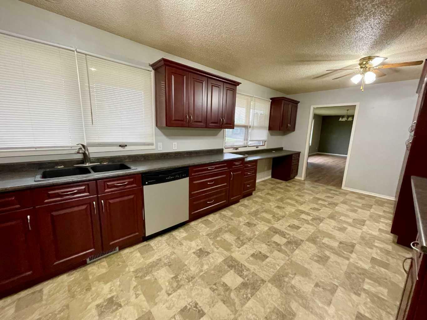Property Photo: 714 10 Ave AB T9W 1B8