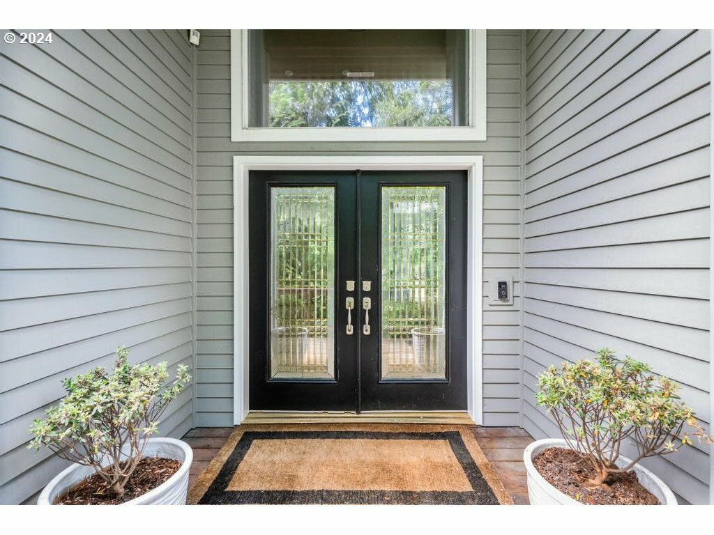 Property Photo: 8427 NW Timber Ridge Ct OR 97229