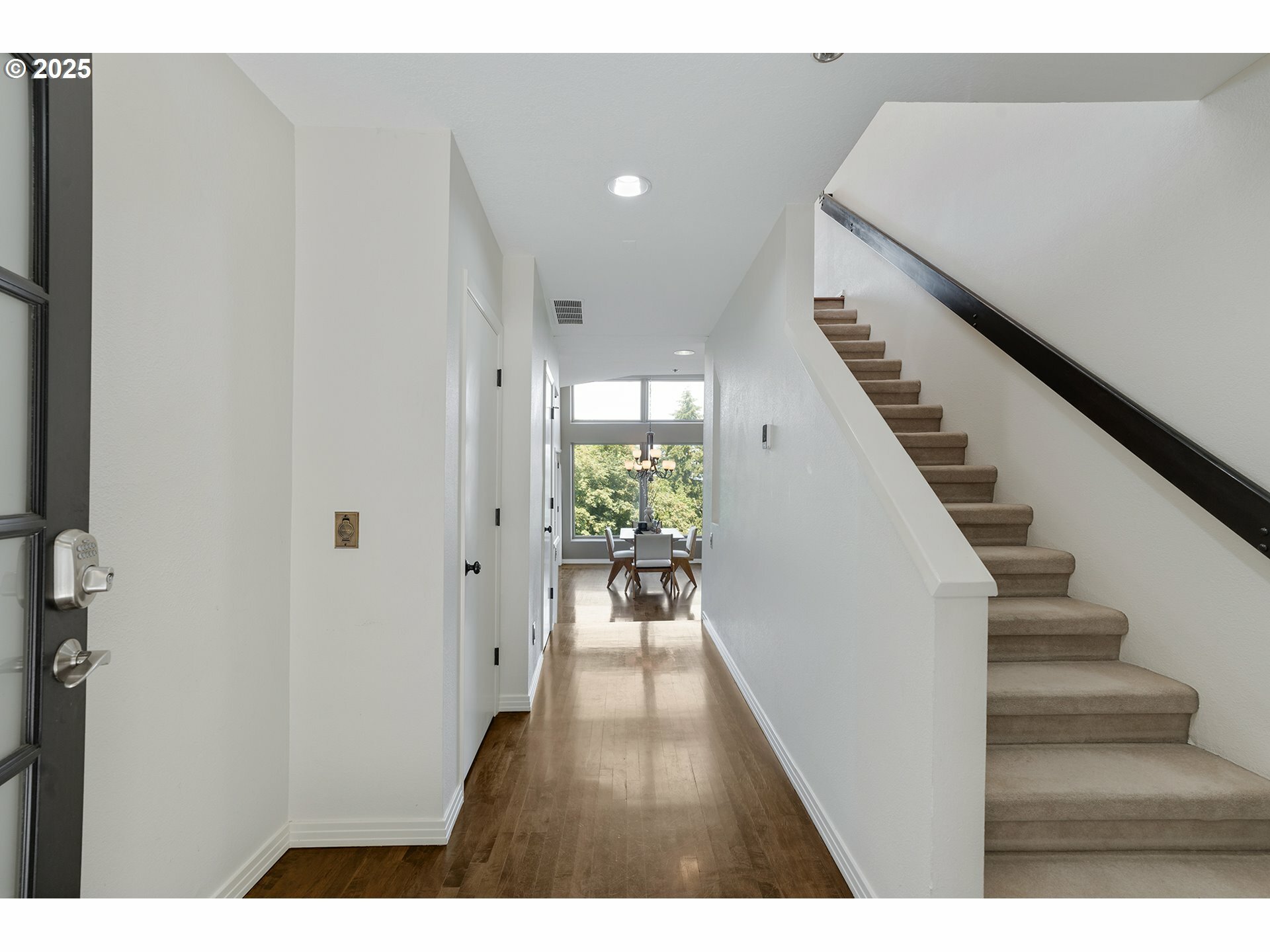 Property Photo: 2206 SW Hoffman Ave OR 97201
