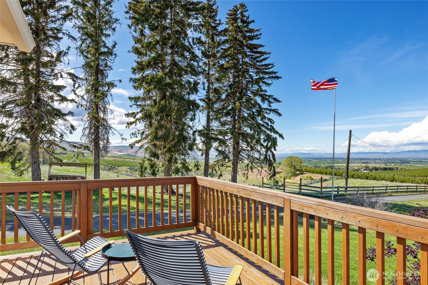 Property Photo:  1641  Payne Road  WA 98926 