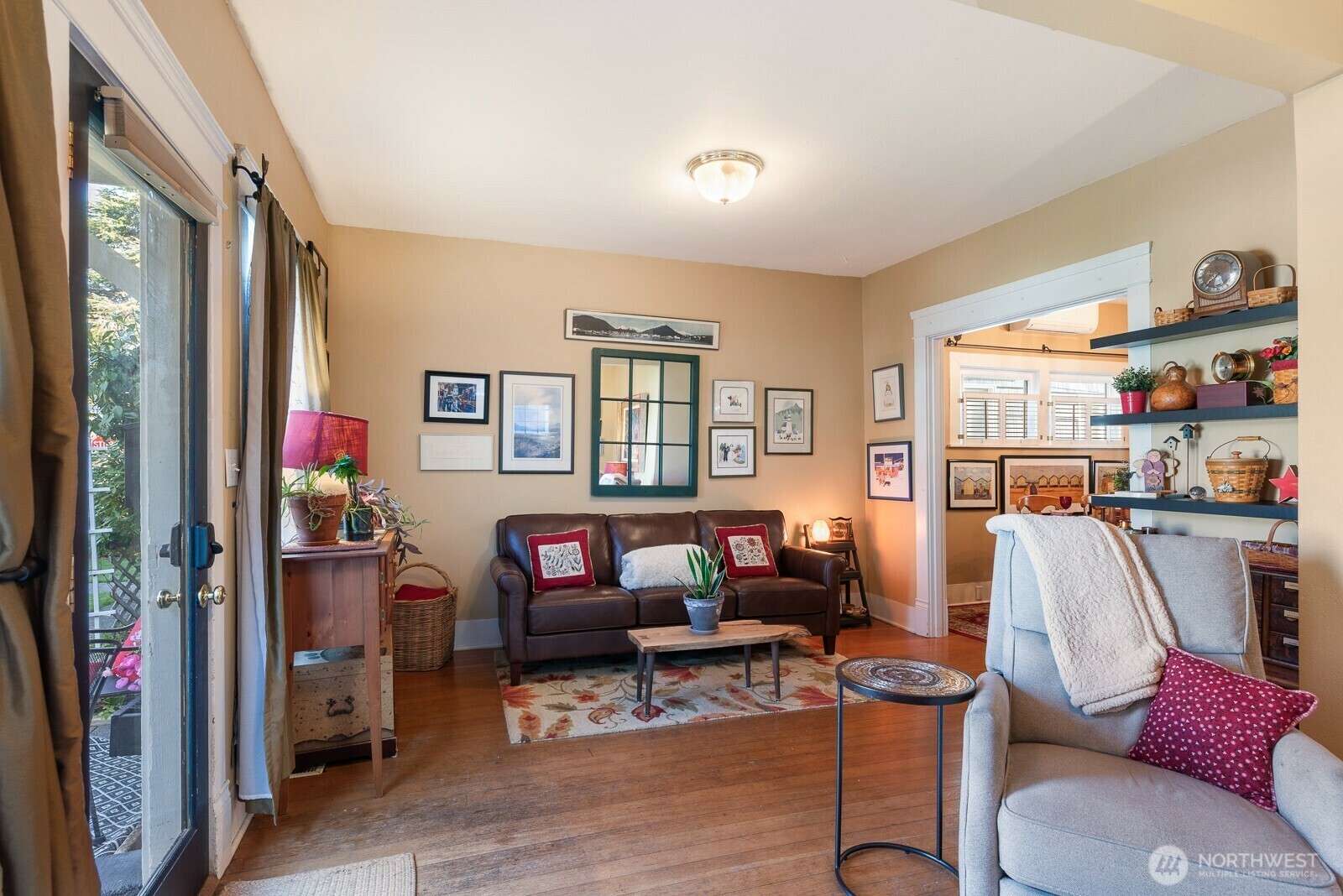 Property Photo: 1911 Rucker Avenue WA 98201