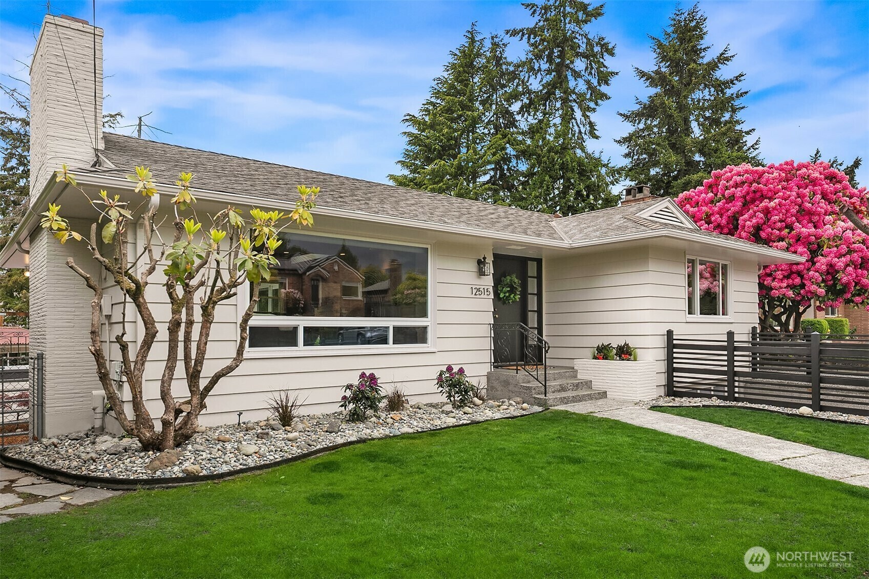 Property Photo: 12515 2nd Avenue NW WA 98177