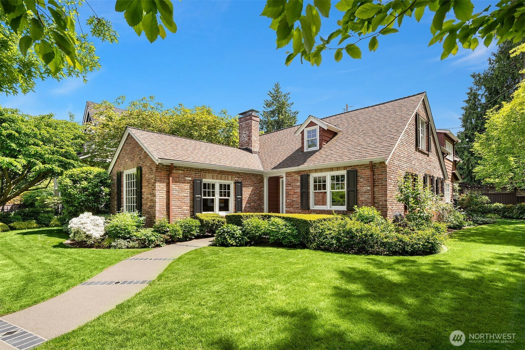 Property Photo: 101 NE 62nd Street WA 98115