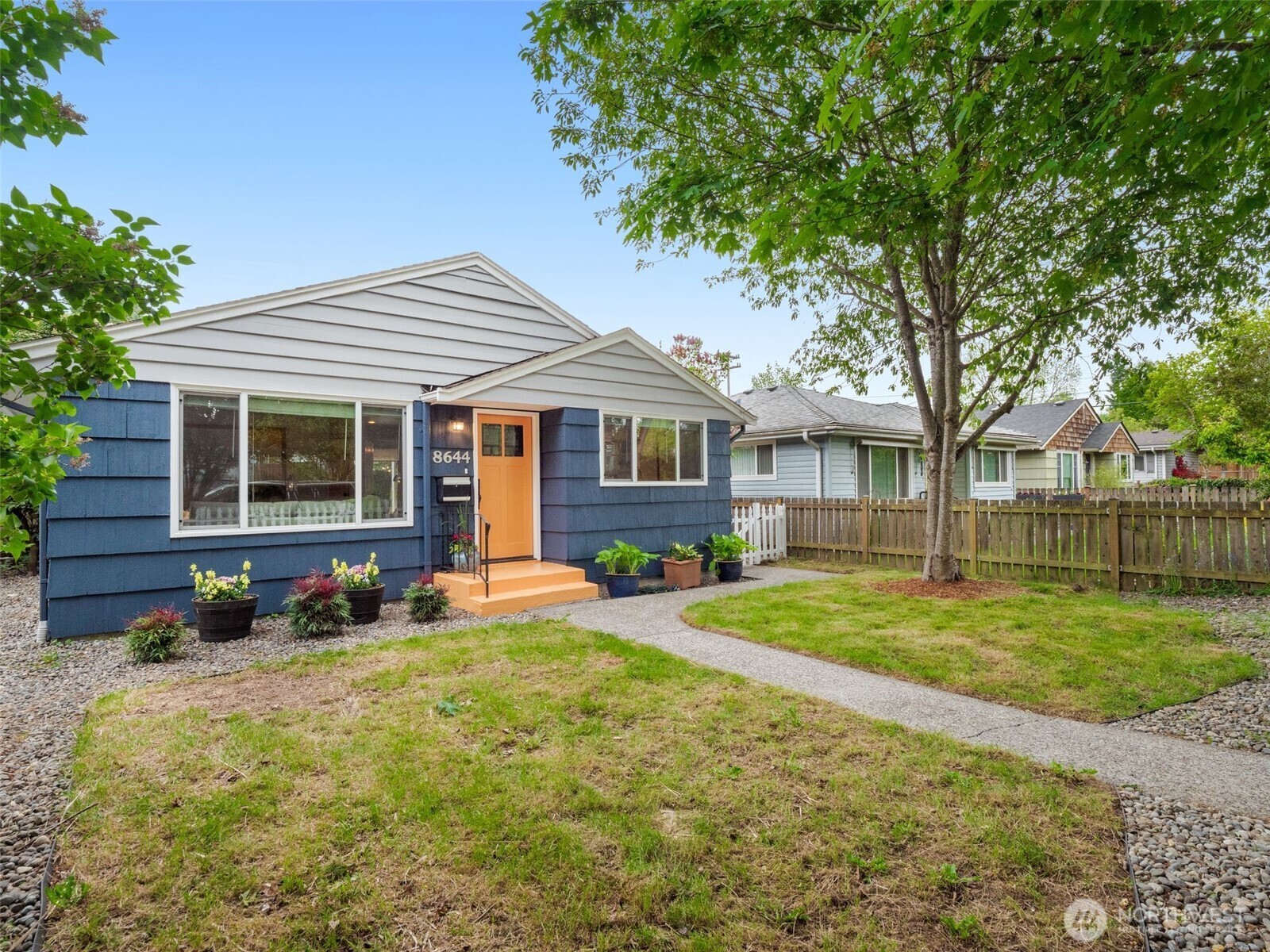 Property Photo: 8644 17th Avenue SW WA 98106