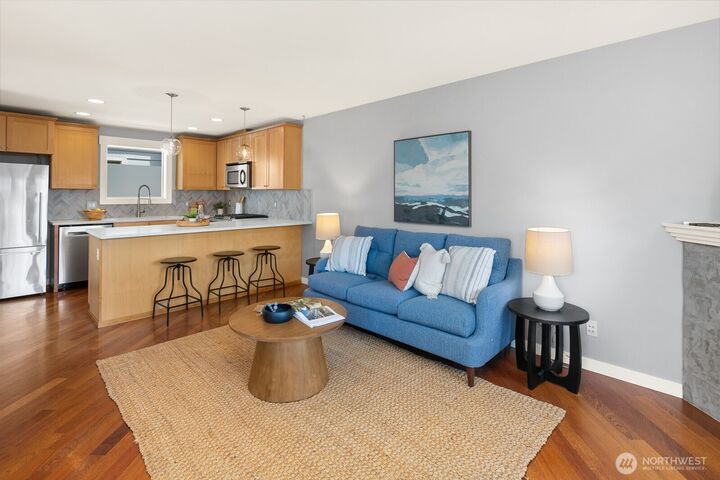 Property Photo:  152  18th Avenue  WA 98122 