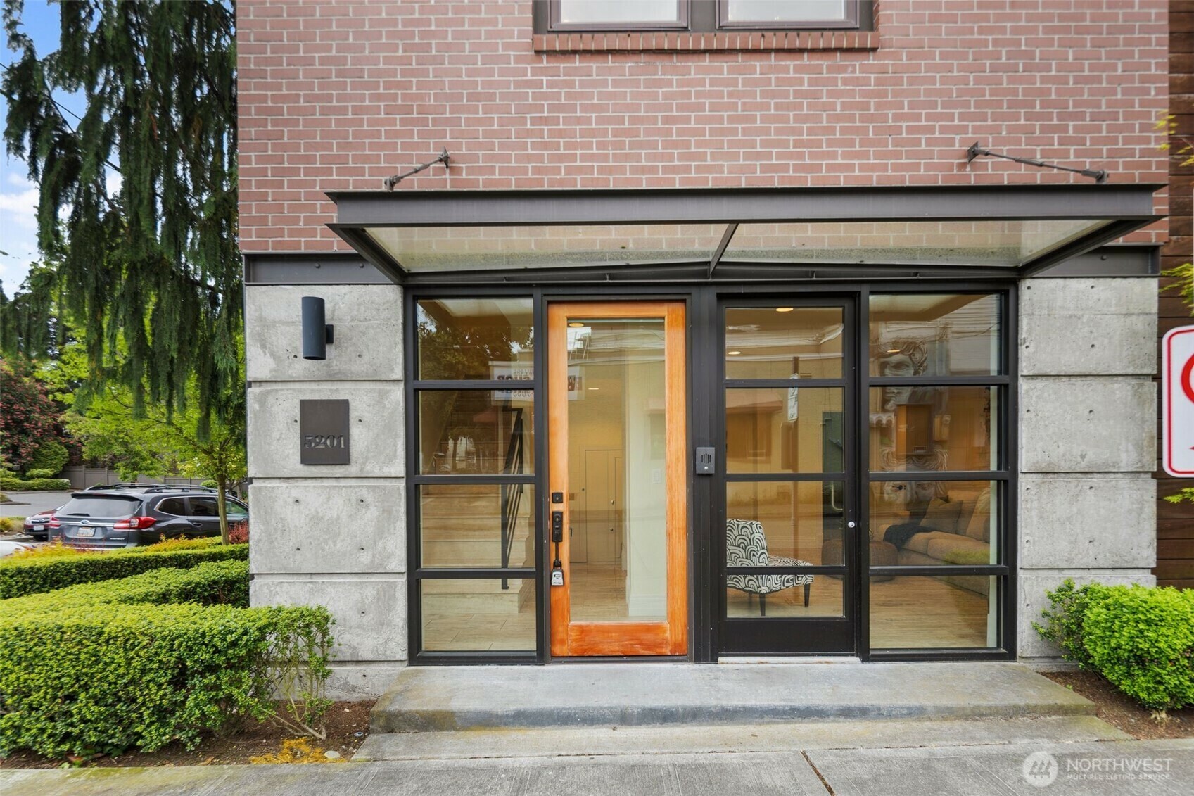 Property Photo: 3201 W Lynn Street WA 98199