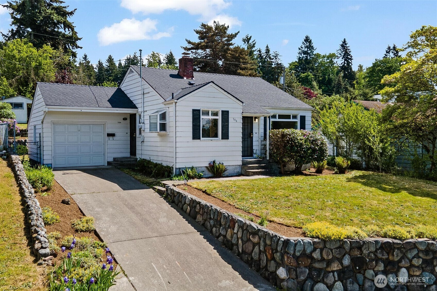Property Photo: 504 Bronson Place NE WA 98056