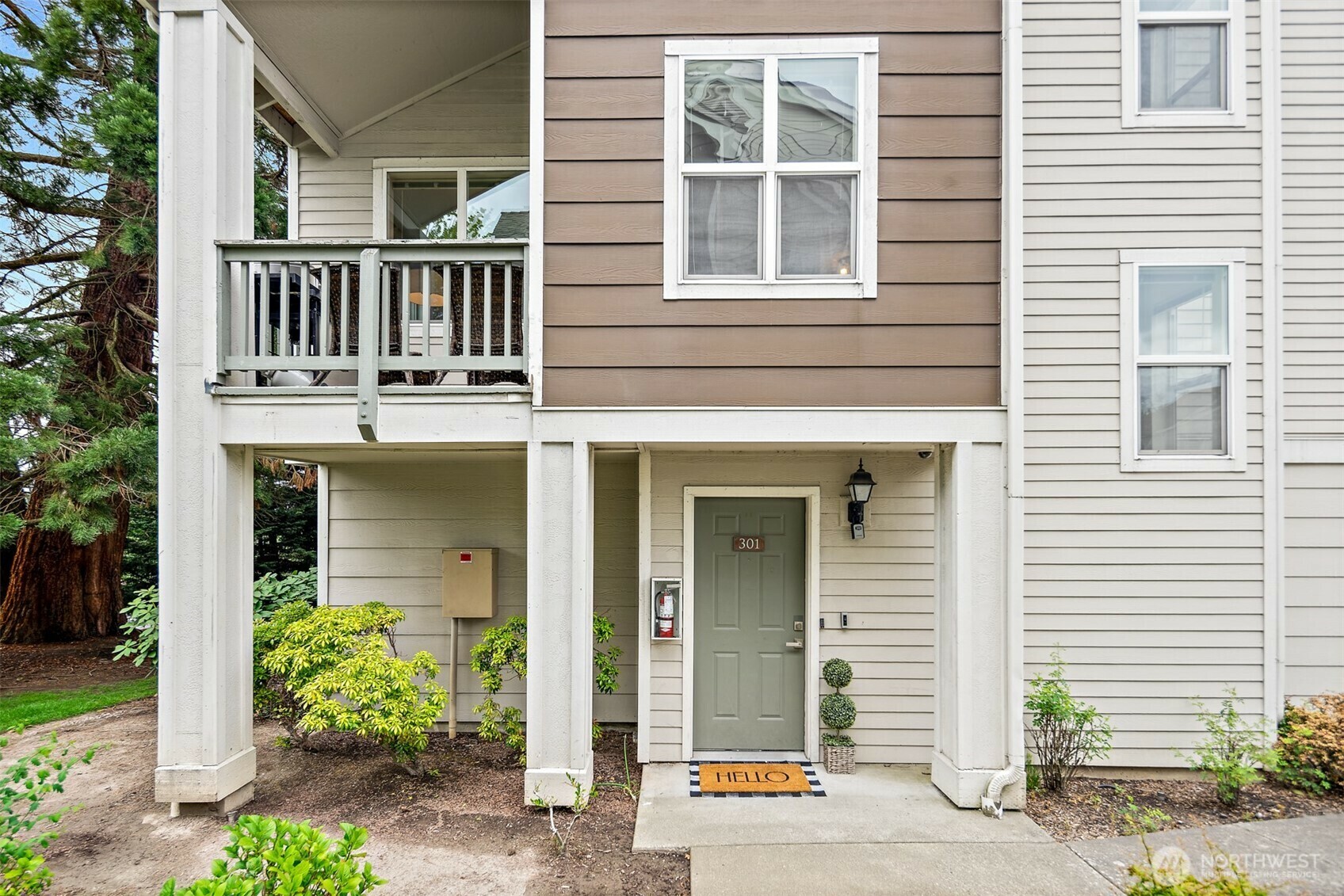 Property Photo: 3116 164th Street 301 WA 98087