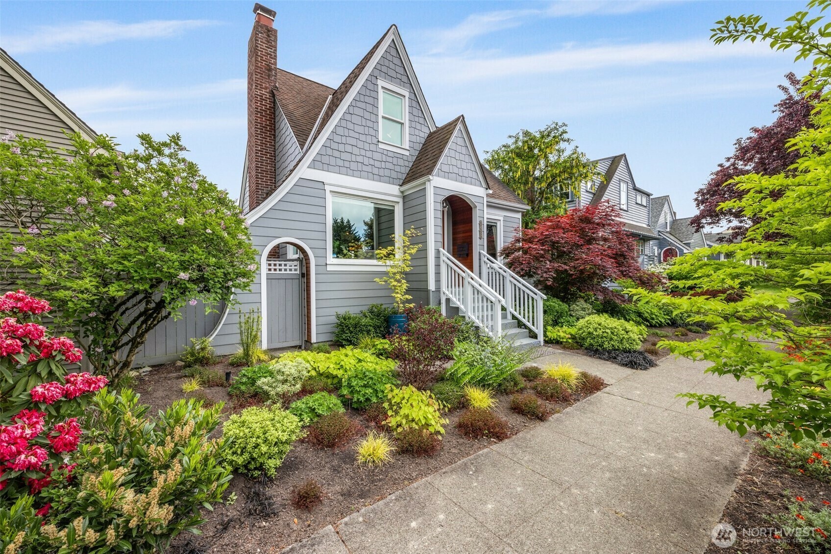 Property Photo: 7438 Winona Avenue N WA 98103